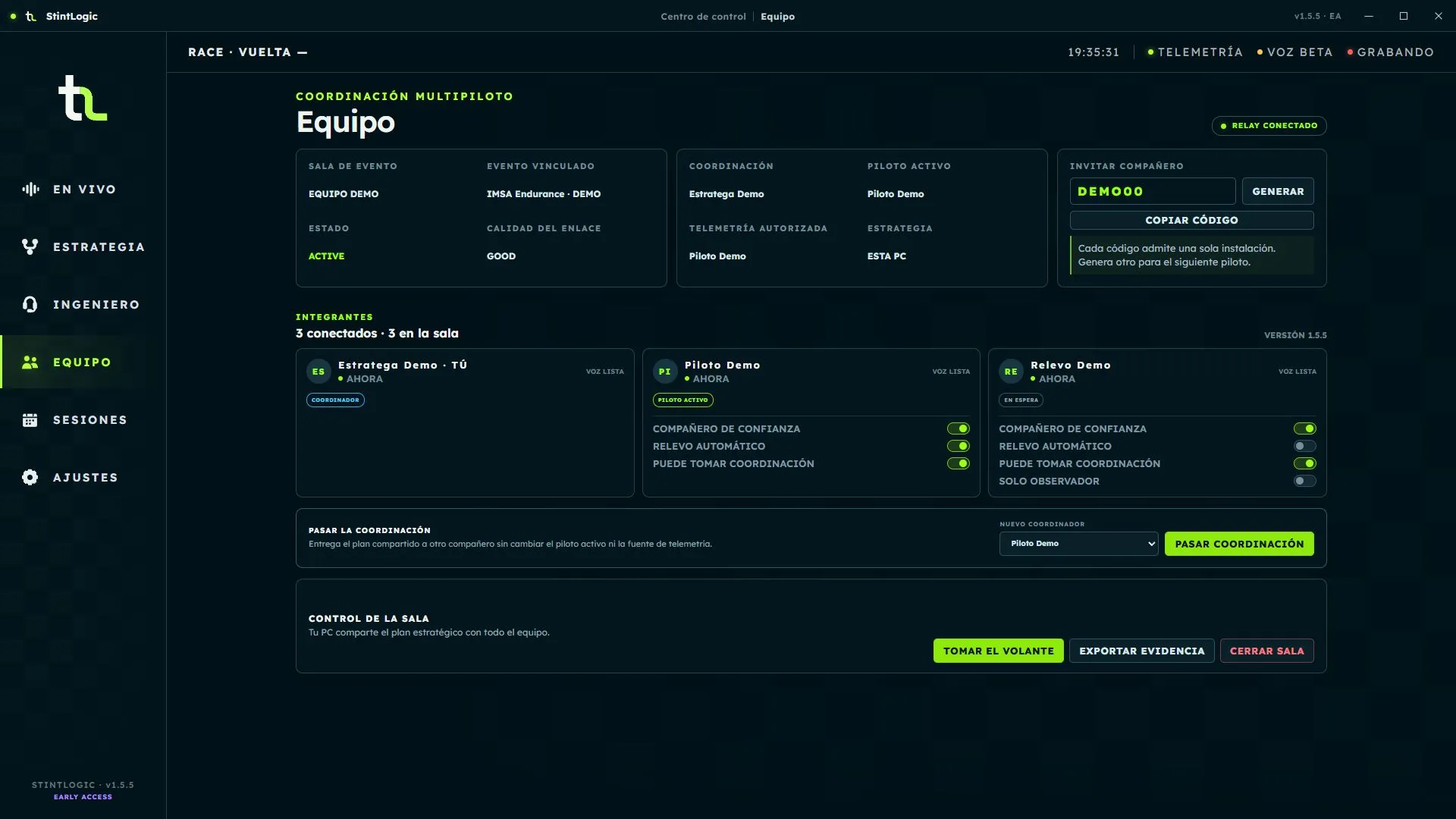 Demo room with three members, roles, trust policies and coordination transfer. Spanish interface with sample data.